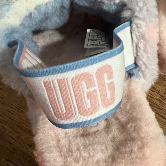 UGG Multicolor Fluffy Slippers - Picture 7 of 7